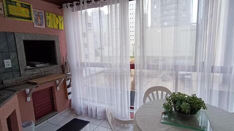 APARTAMENTO QUADRA MAR COMPLETO