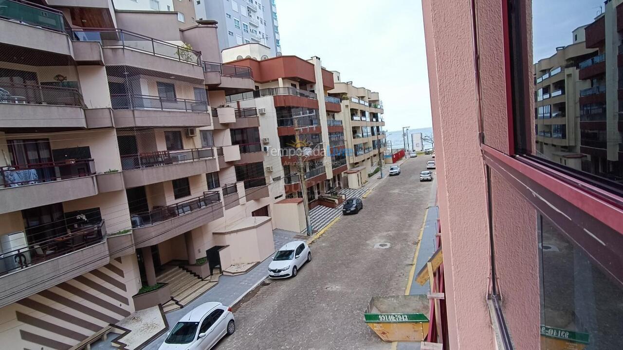 Apartamento para aluguel de temporada em Itapema (Meia Praia)