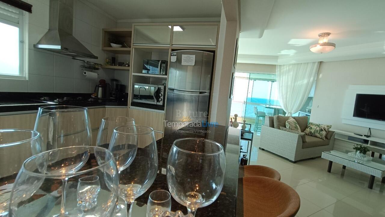 Apartamento para aluguel de temporada em Itapema (Meia Praia)