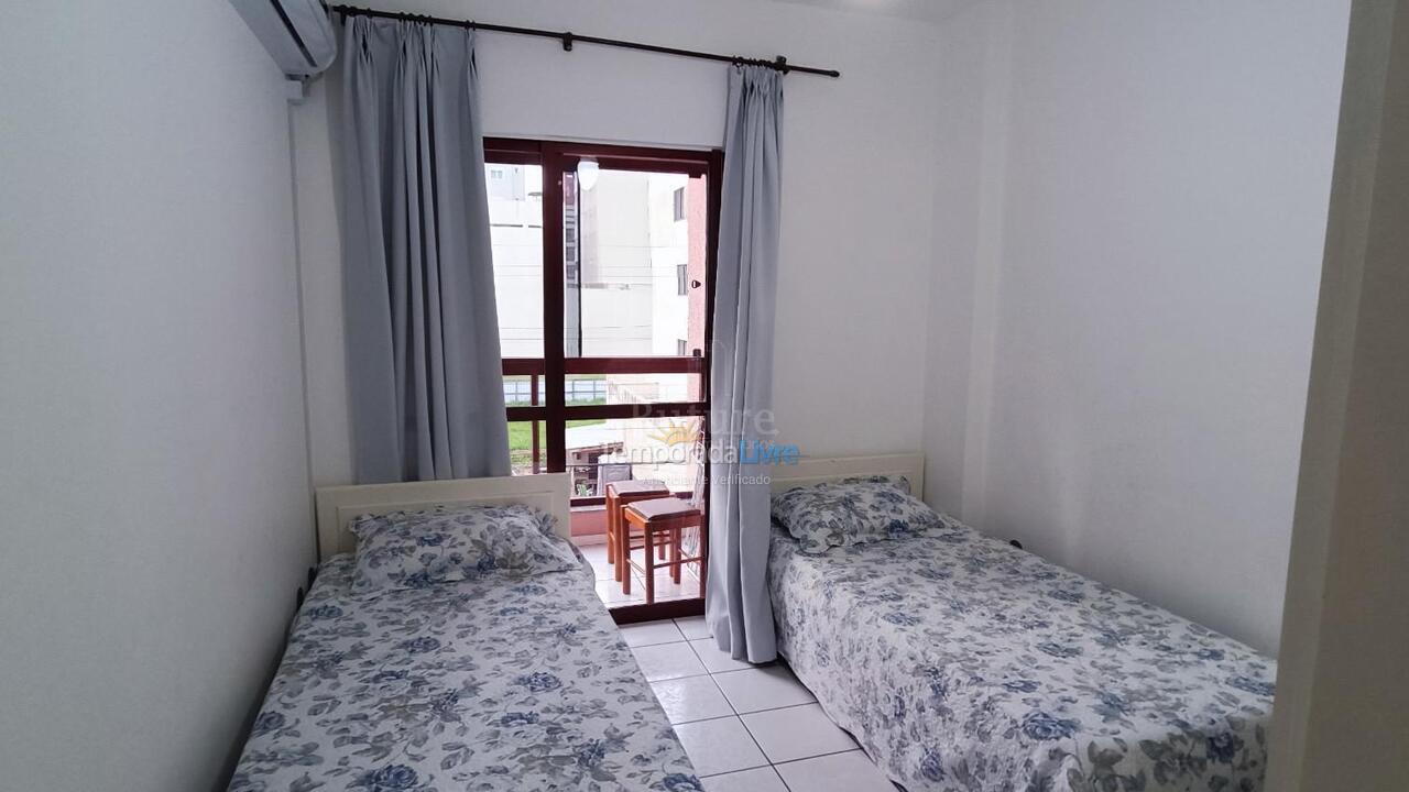 Apartamento para aluguel de temporada em Itapema (Meia Praia)