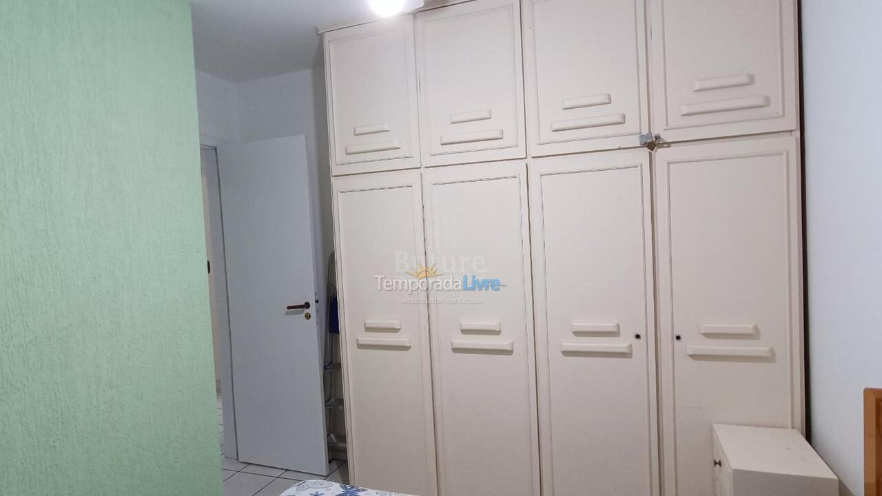 Apartamento para aluguel de temporada em Itapema (Meia Praia)