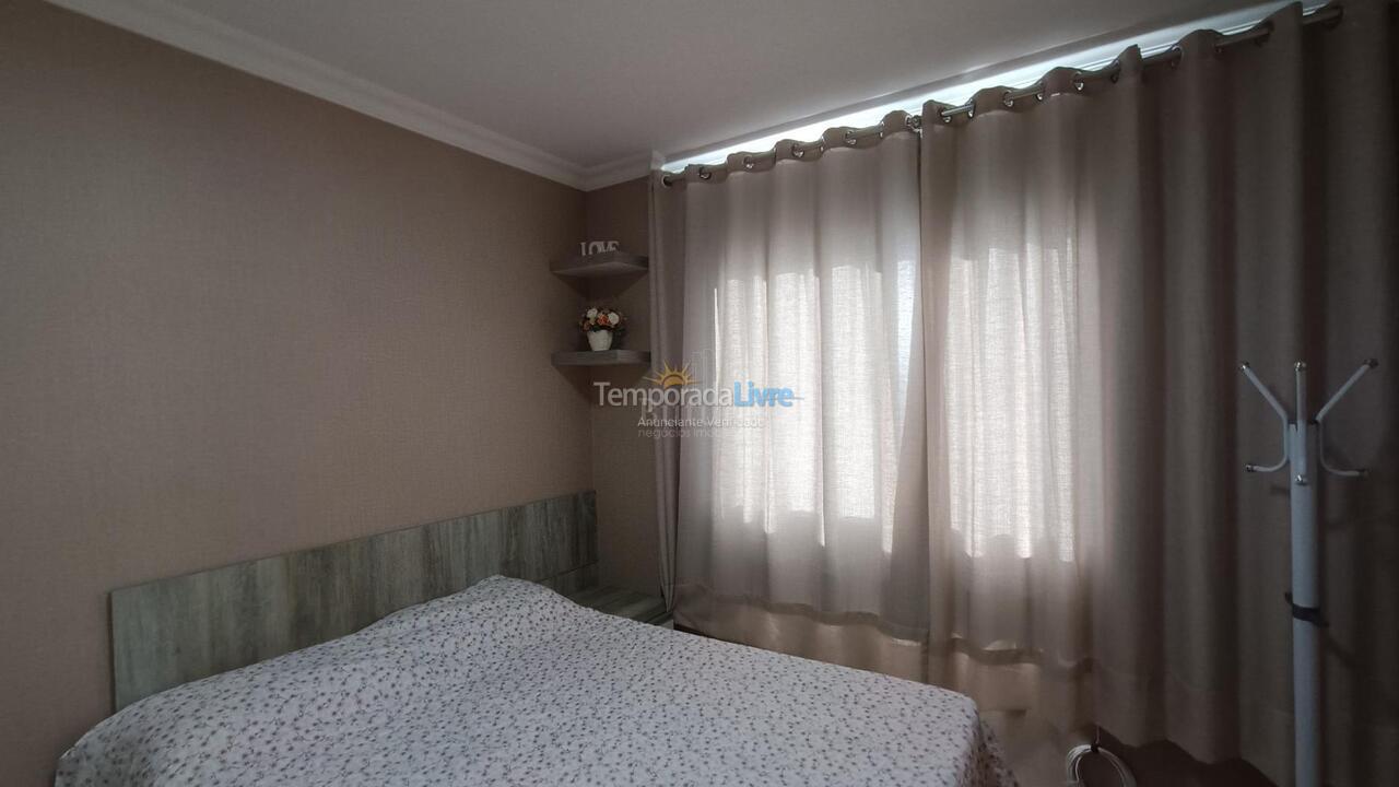 Apartamento para aluguel de temporada em Itapema (Meia Praia)