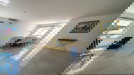Casa frente mar com piscina na Daniela
