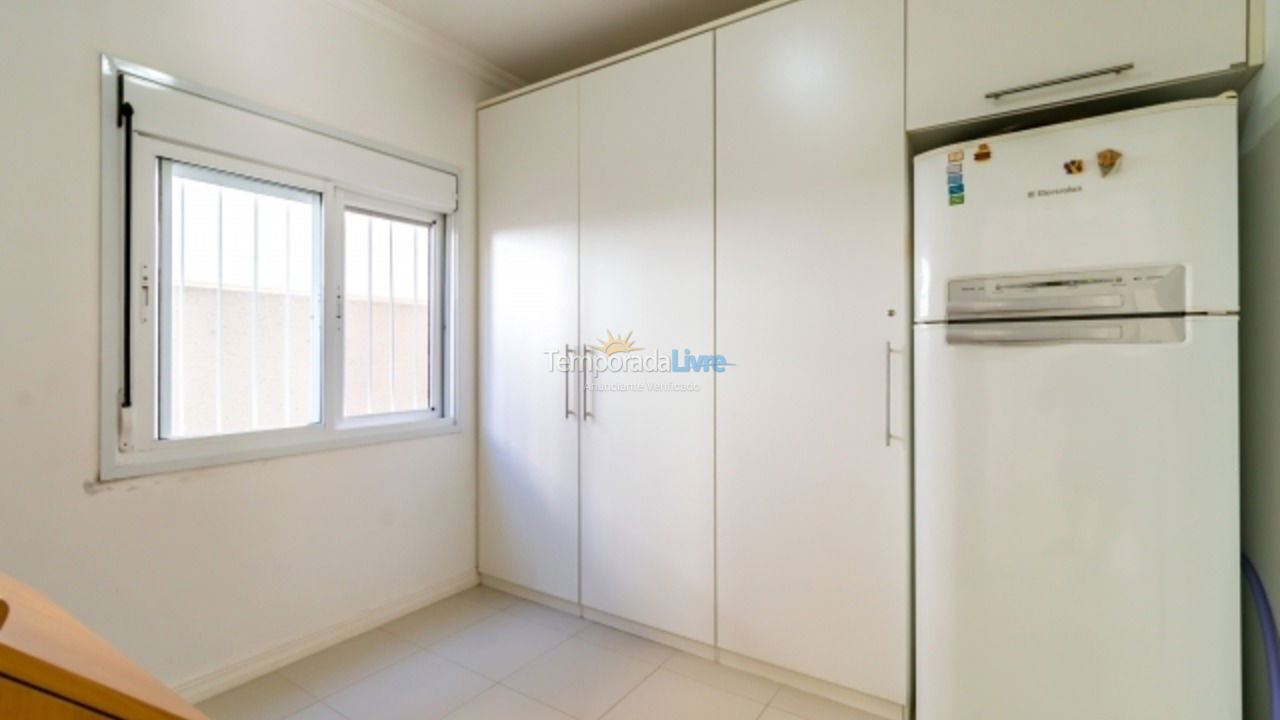 Casa para aluguel de temporada em Florianópolis (Praia da Daniela)