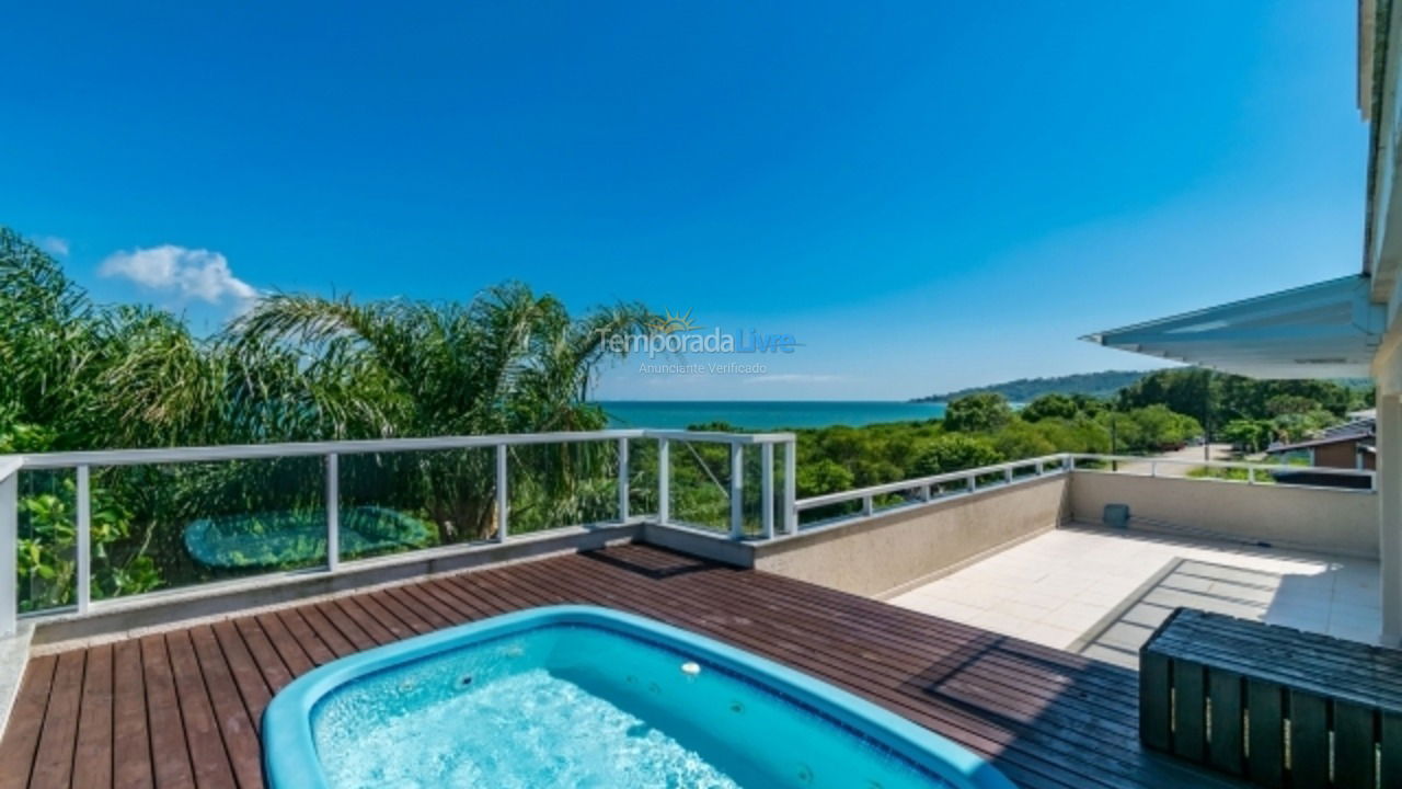 Casa para aluguel de temporada em Florianópolis (Praia da Daniela)