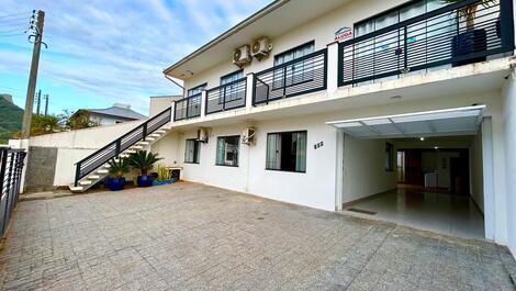 50m from the beach with swimming pool - 11 people - 3 spaces