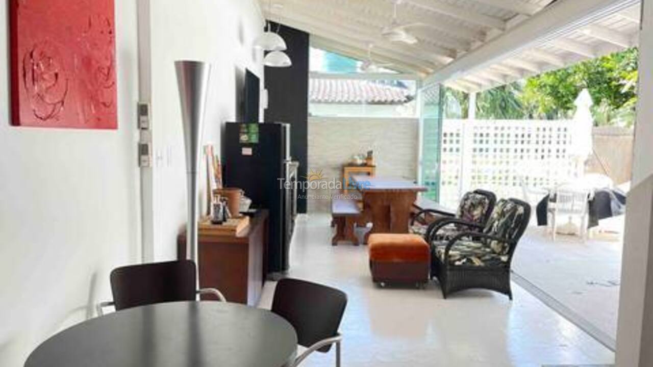Casa para aluguel de temporada em São Sebastião (Maresias)