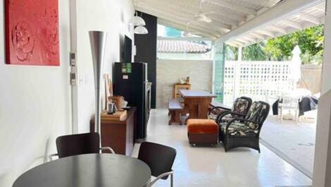 CASA MARAVILHOSA E NATUREZA EXUBERANTE