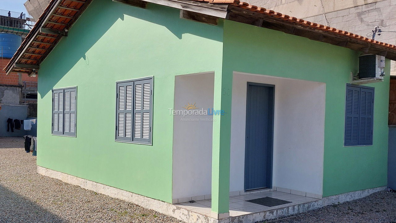 Casa para aluguel de temporada em Bombinhas (Mariscal)