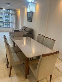 Beautiful apartment in the heart of Guarujá with air conditioning