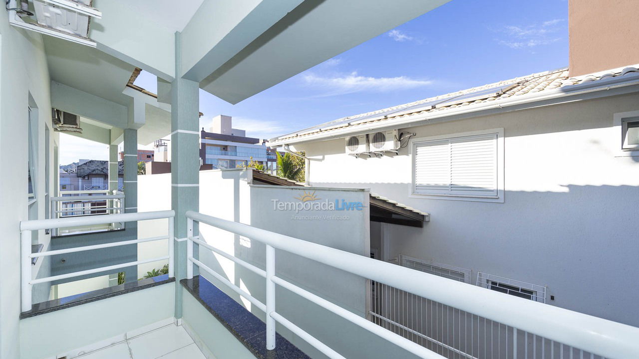 Casa para aluguel de temporada em Bombinhas (Canto Grande)