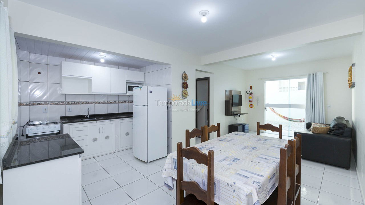 Casa para aluguel de temporada em Bombinhas (Canto Grande)