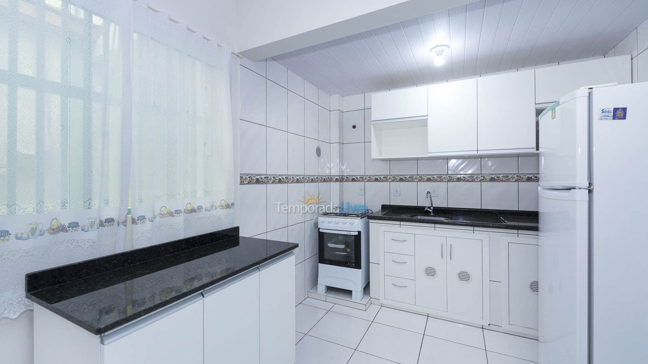 Casa para aluguel de temporada em Bombinhas (Canto Grande)