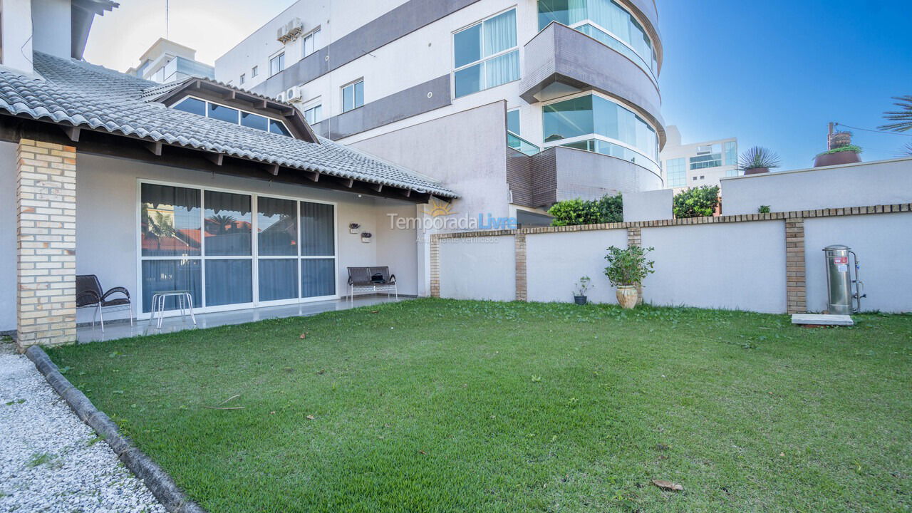 Casa para aluguel de temporada em Bombinhas (Mariscal)