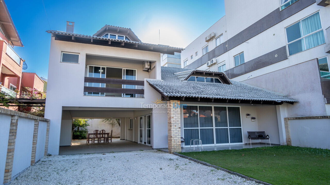 Casa para aluguel de temporada em Bombinhas (Mariscal)