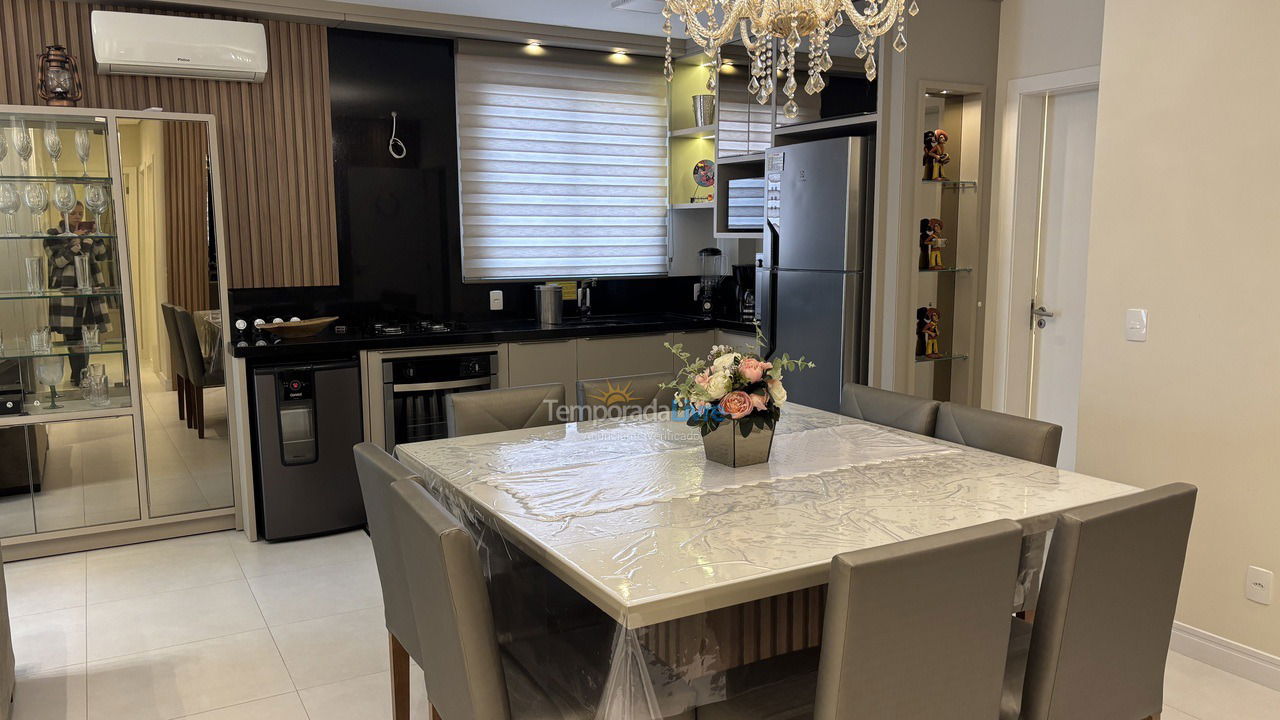 Apartment for vacation rental in Governador Celso Ramos (Praia de Palmas)