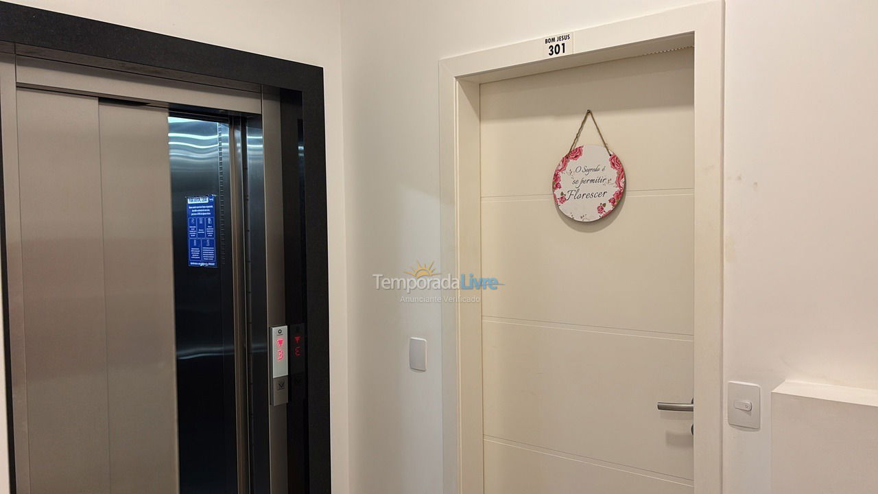 Apartment for vacation rental in Governador Celso Ramos (Praia de Palmas)