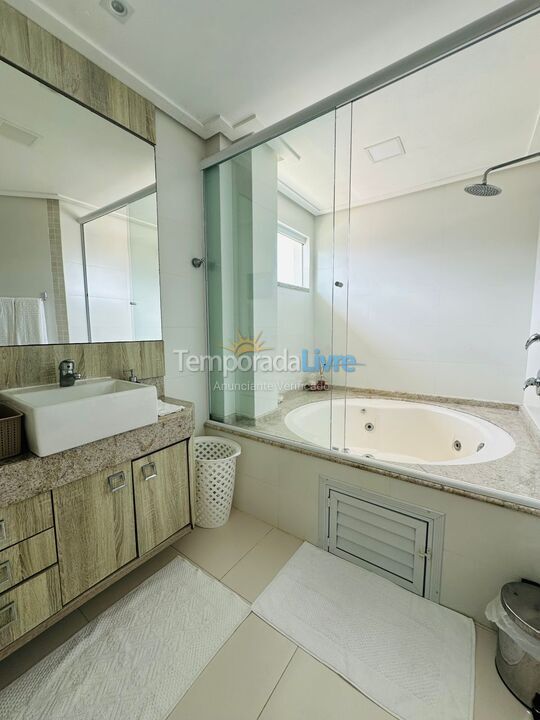 Apartamento para alquiler de vacaciones em Bombinhas (Praia de Bombas)