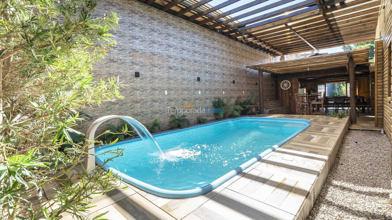Casa para aluguel de temporada em Bombinhas (Canto Grande)