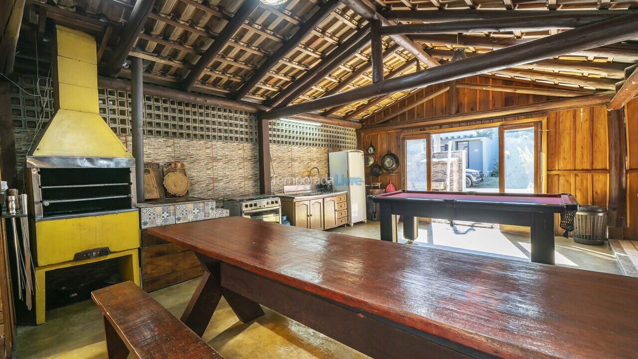 Casa para aluguel de temporada em Bombinhas (Canto Grande)