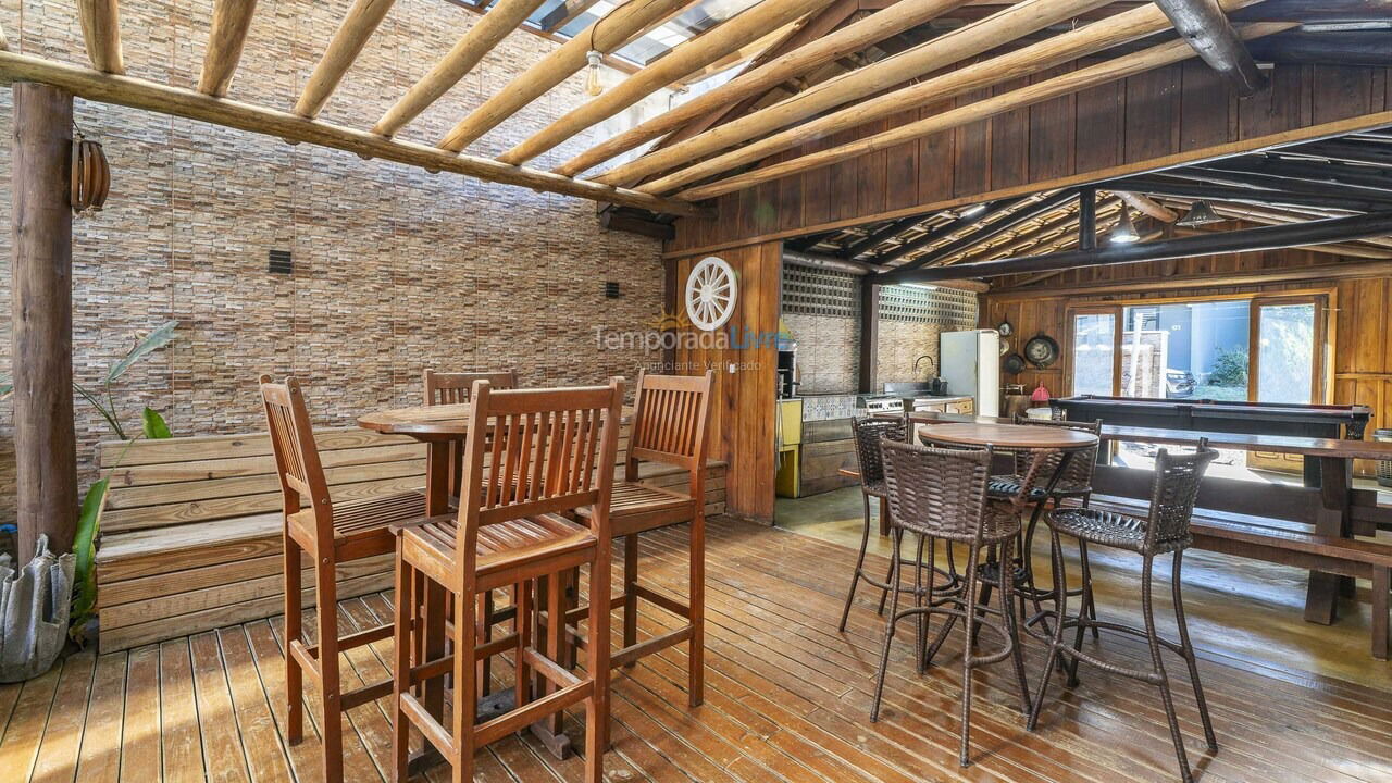 Casa para aluguel de temporada em Bombinhas (Canto Grande)