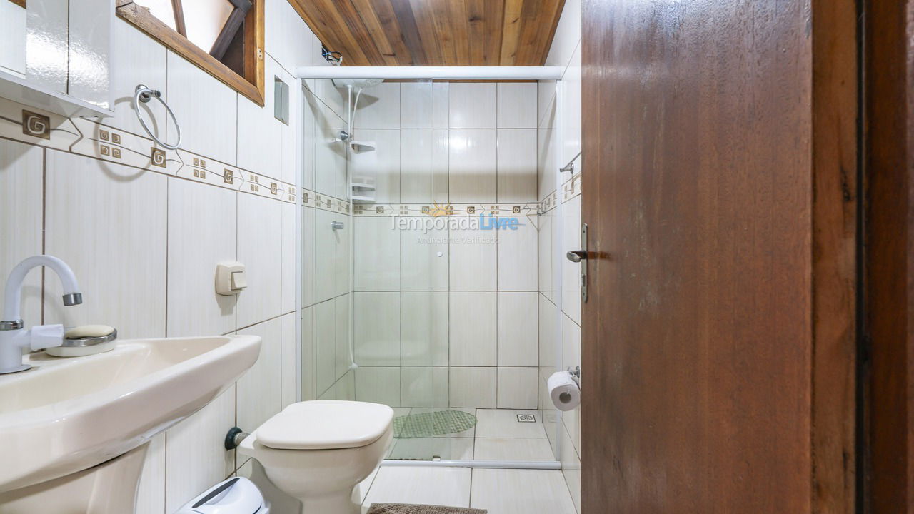Casa para aluguel de temporada em Bombinhas (Canto Grande)