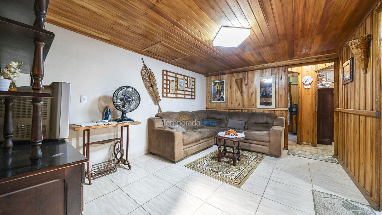 Casa para aluguel de temporada em Bombinhas (Canto Grande)