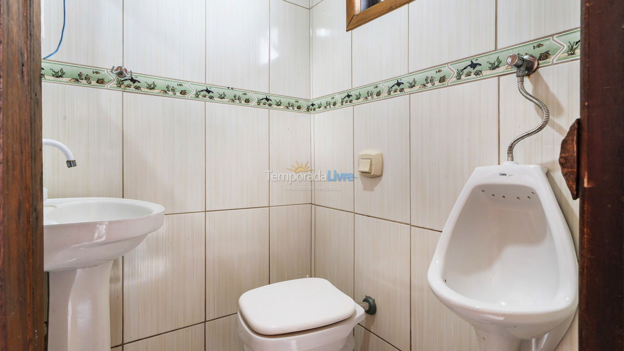 Casa para aluguel de temporada em Bombinhas (Canto Grande)