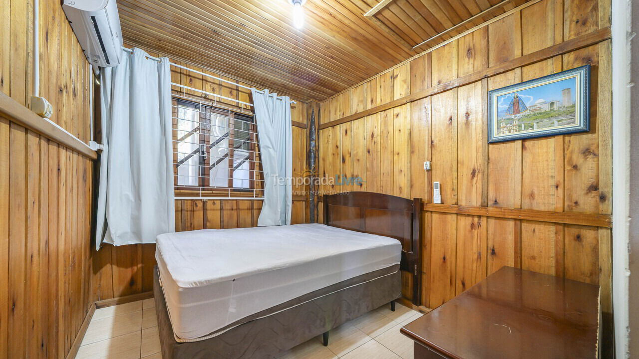 Casa para aluguel de temporada em Bombinhas (Canto Grande)