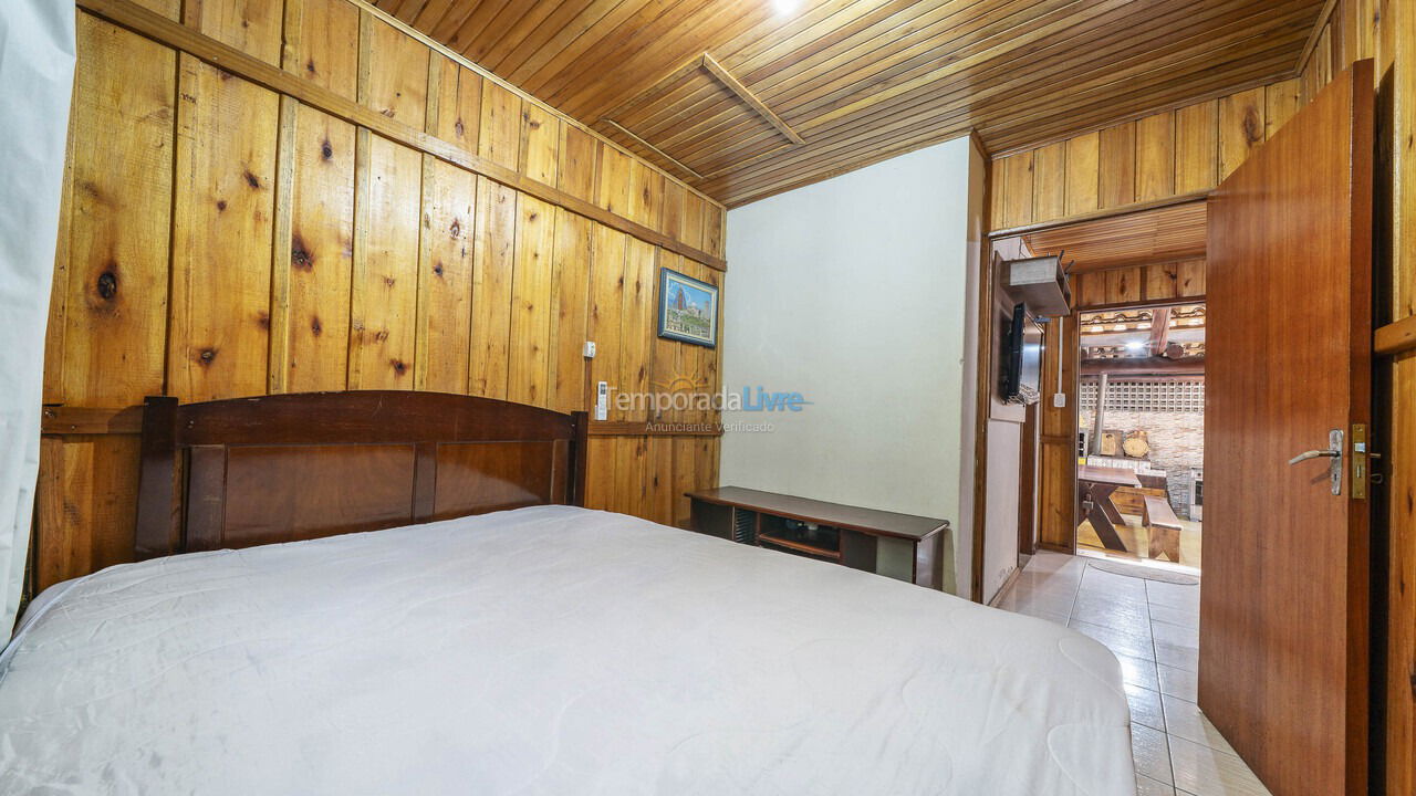 Casa para aluguel de temporada em Bombinhas (Canto Grande)