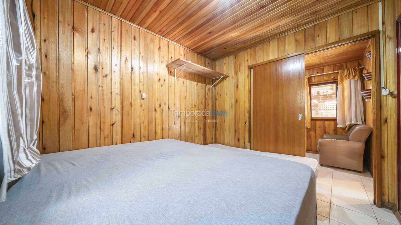 Casa para aluguel de temporada em Bombinhas (Canto Grande)