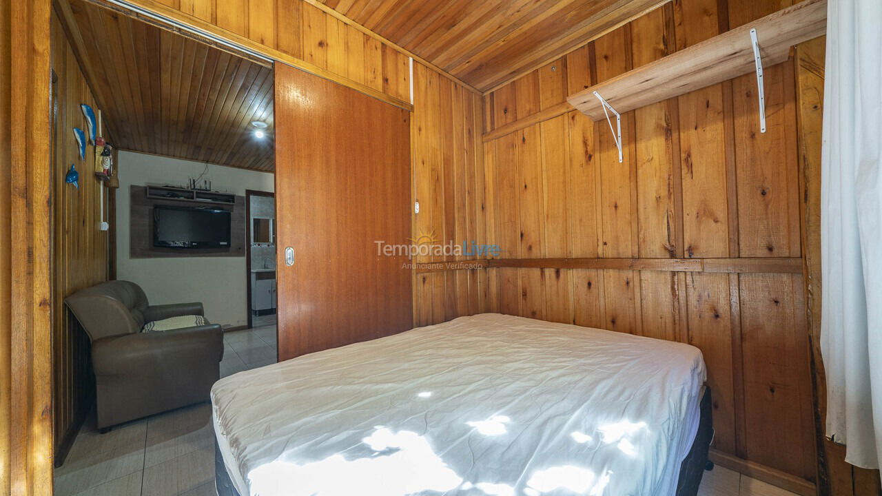Casa para aluguel de temporada em Bombinhas (Canto Grande)