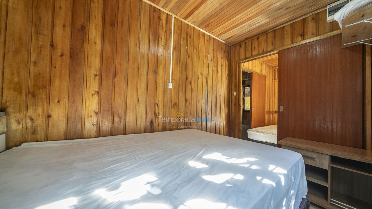 Casa para aluguel de temporada em Bombinhas (Canto Grande)