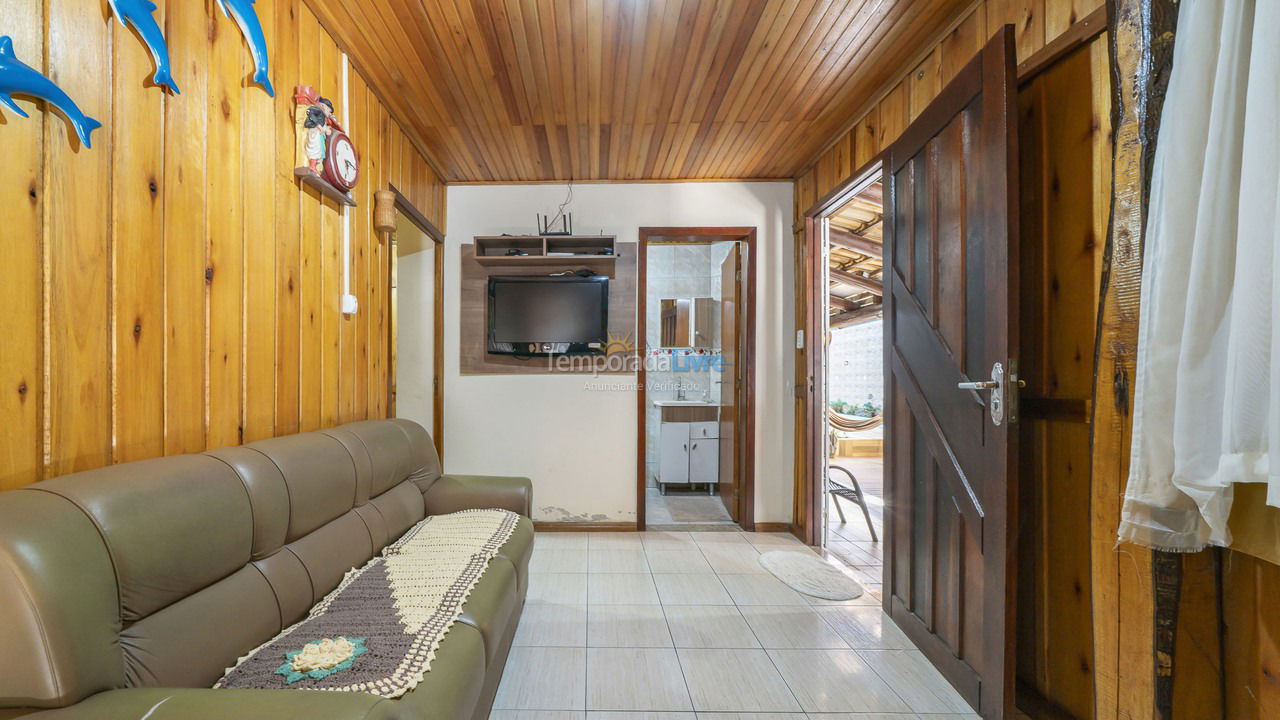 Casa para aluguel de temporada em Bombinhas (Canto Grande)