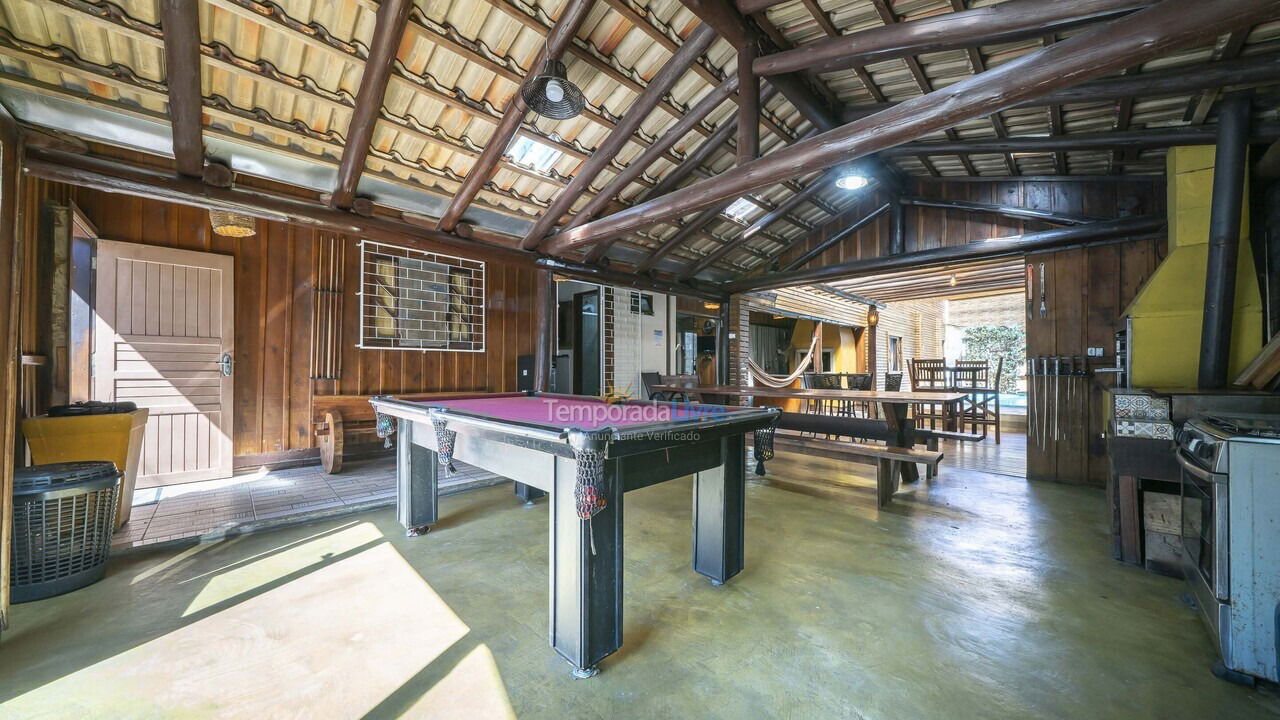 Casa para aluguel de temporada em Bombinhas (Canto Grande)