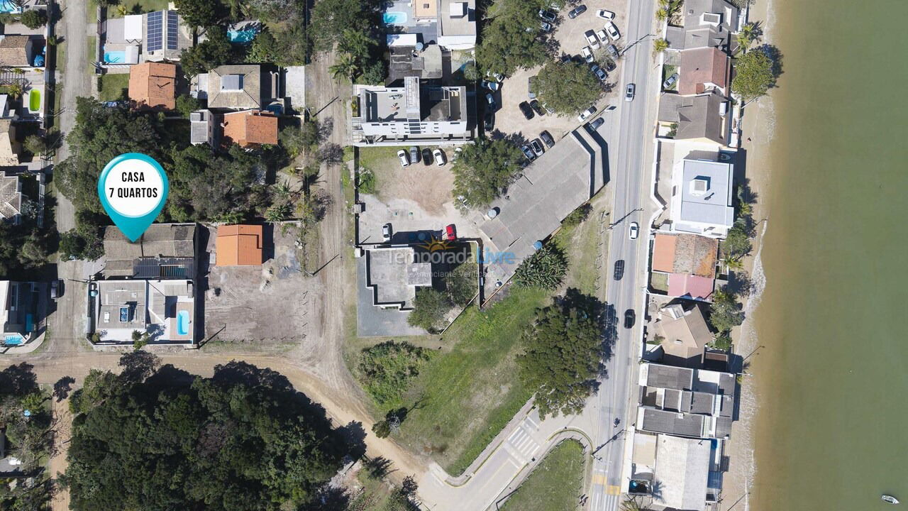 Casa para aluguel de temporada em Bombinhas (Canto Grande)