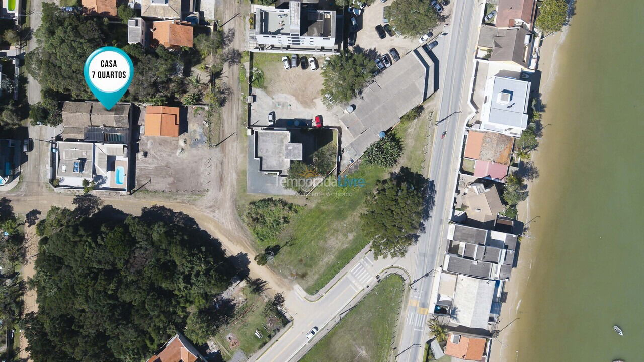 Casa para aluguel de temporada em Bombinhas (Canto Grande)