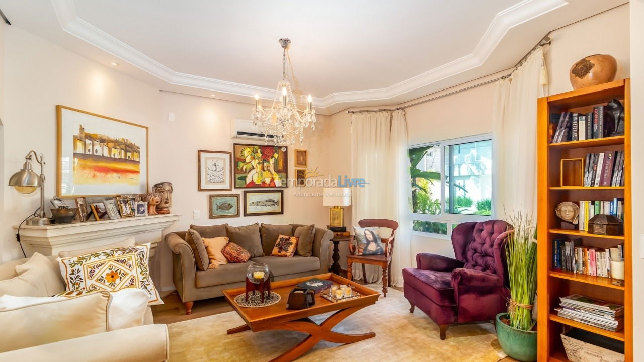 House for vacation rental in Florianopolis (Jurerê Internacional)