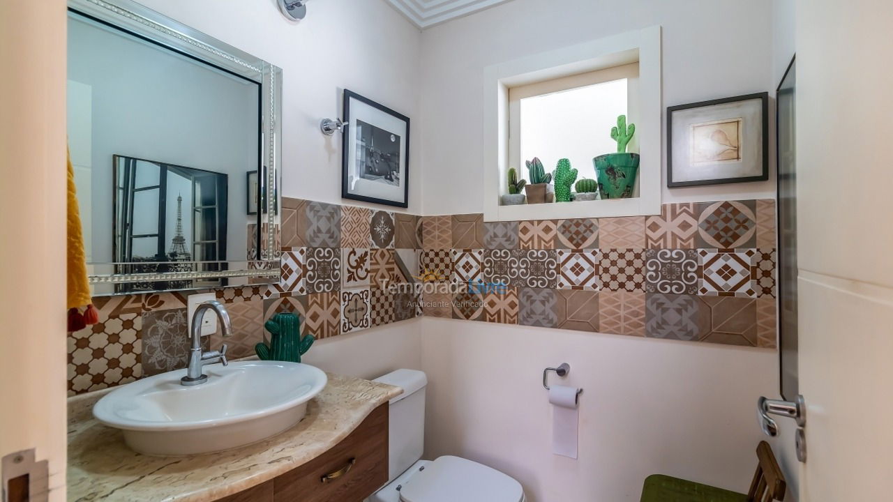 House for vacation rental in Florianopolis (Jurerê Internacional)