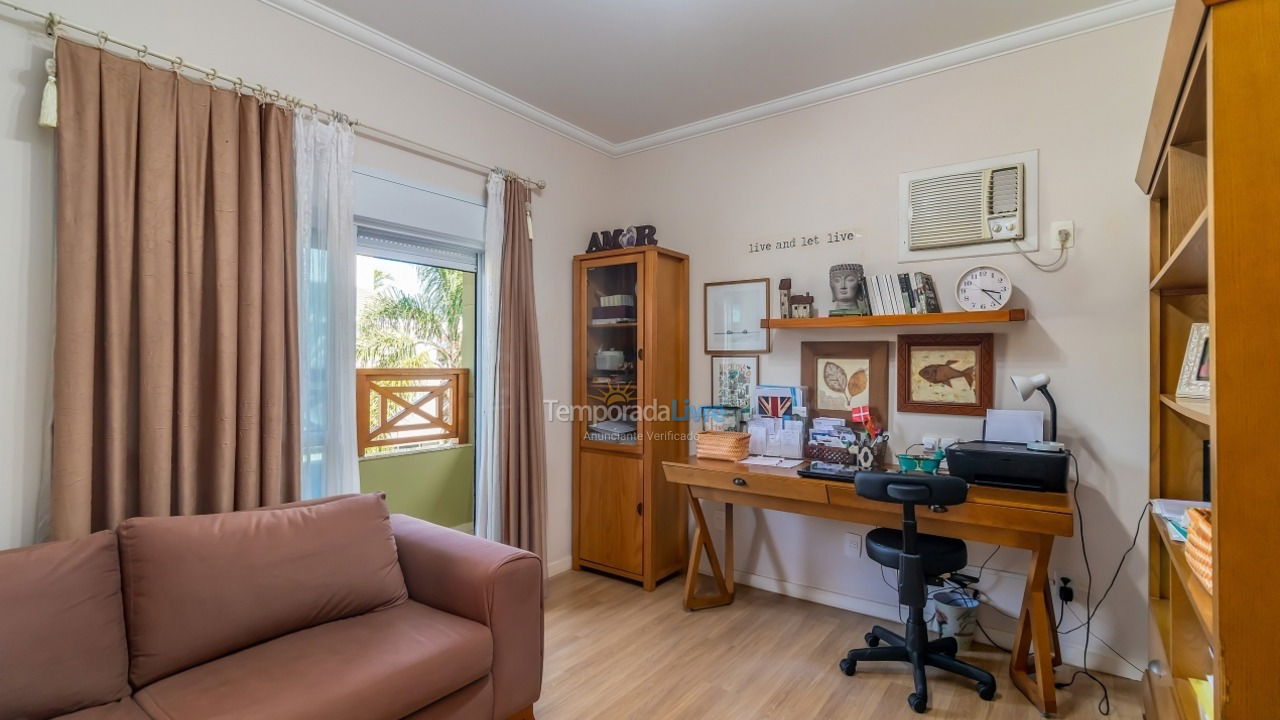 House for vacation rental in Florianopolis (Jurerê Internacional)
