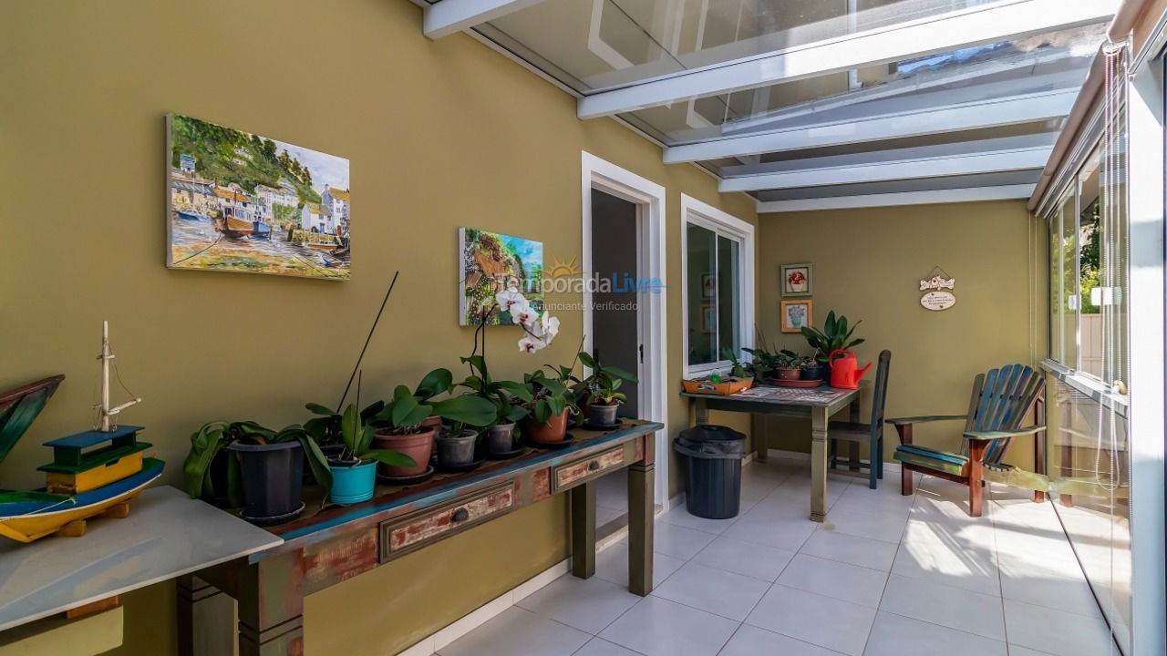 House for vacation rental in Florianopolis (Jurerê Internacional)