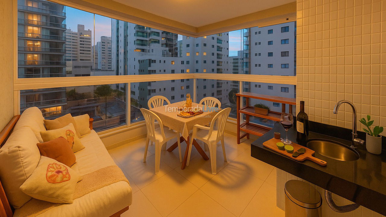 Apartamento para aluguel de temporada em Itapema (Meia Praia)