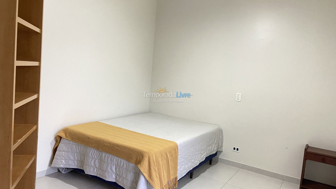 Apartment for vacation rental in Ubatuba (Praia das Toninhas)