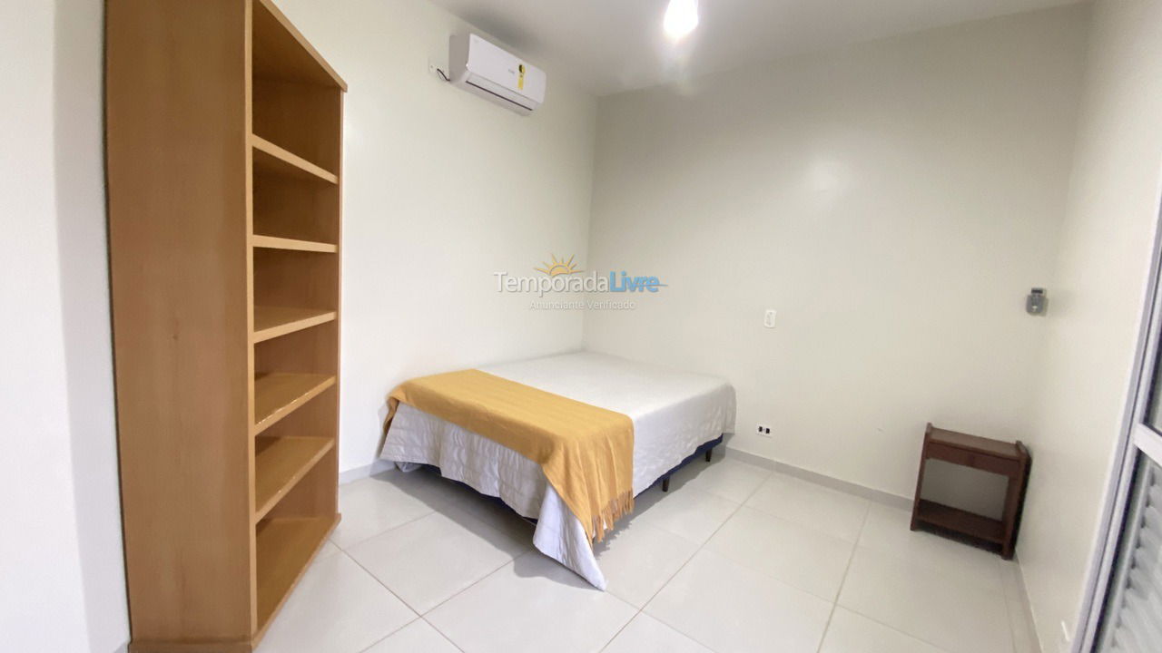 Apartment for vacation rental in Ubatuba (Praia das Toninhas)