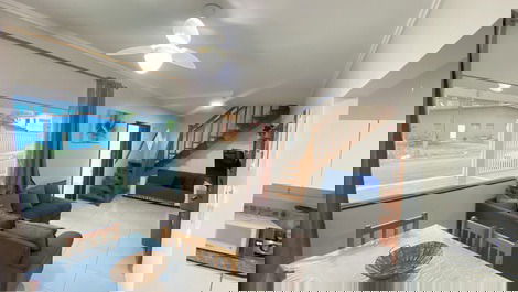 Sala de estar com a mesa