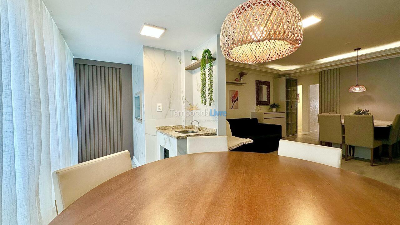 House for vacation rental in Itapema (Meia Praia Quadra do Mar)