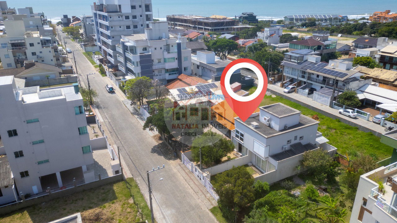 Casa para aluguel de temporada em Bombinhas (Canto Grande)