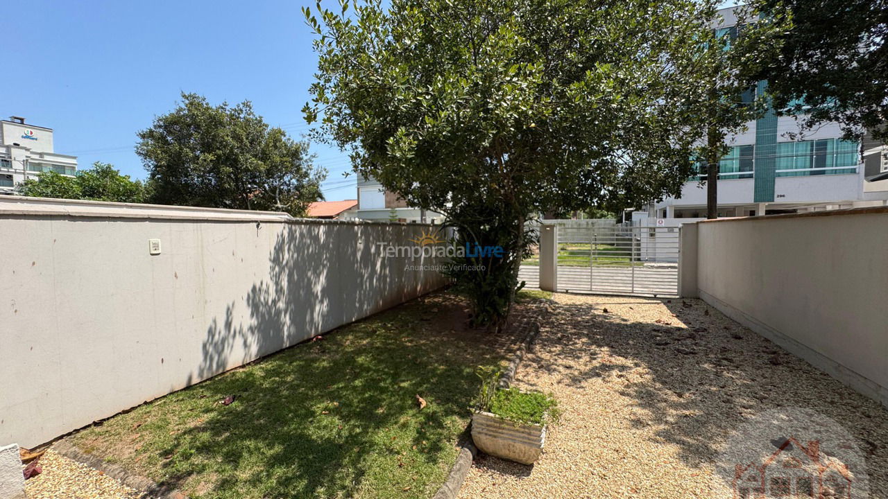 Casa para aluguel de temporada em Bombinhas (Canto Grande)