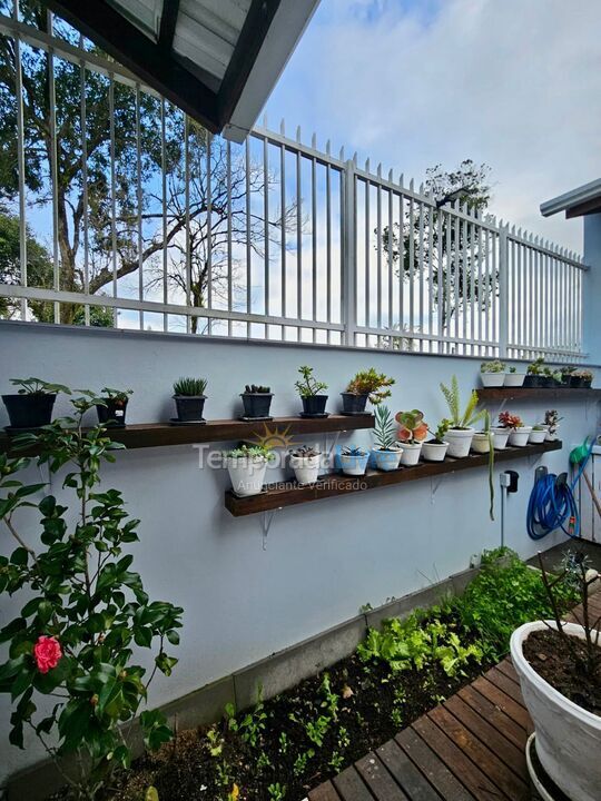 House for vacation rental in Bombinhas (Praia de Zimbros)