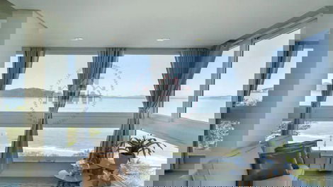 Excellent house with panoramic sea views and 4 suites